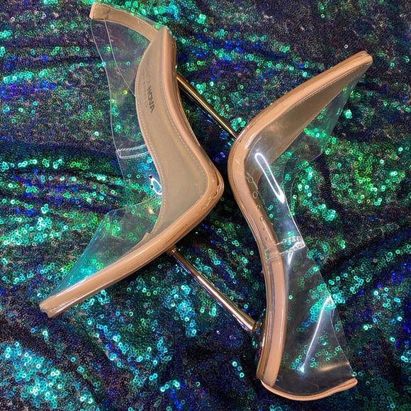 🤍Fashion nova clear heels🤍 - Picture 6 of 9
